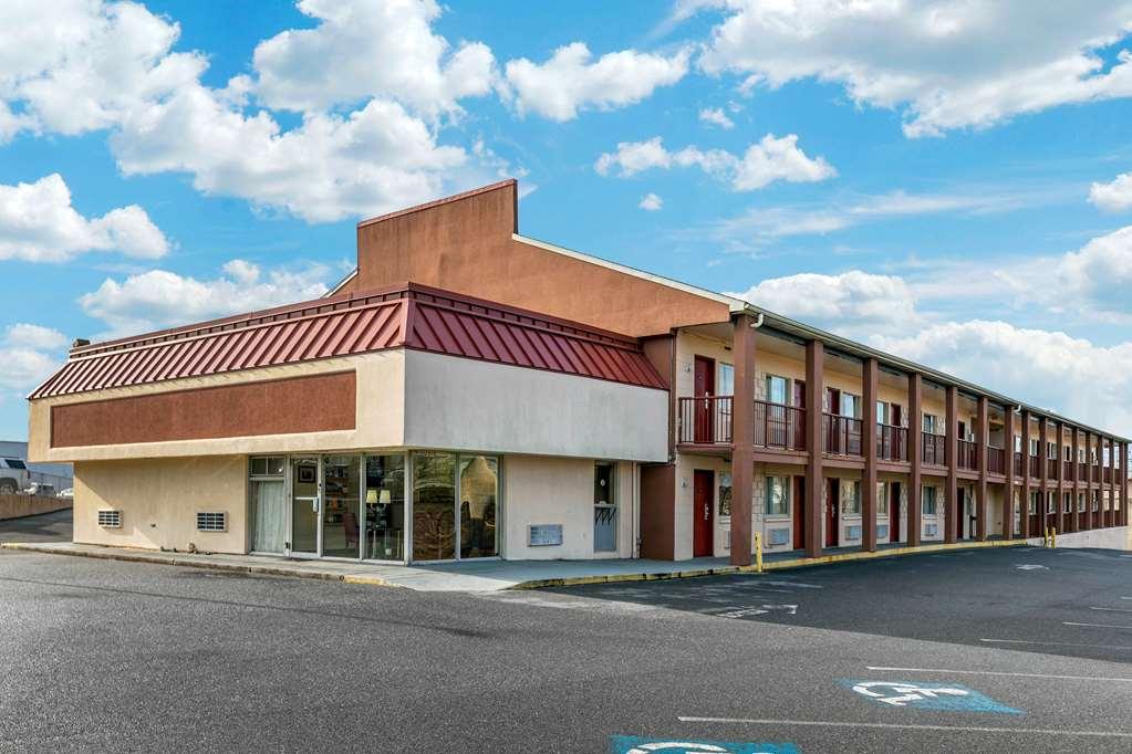 Econo Lodge Northeast Reading Extérieur photo