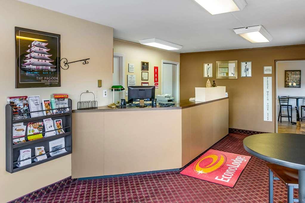 Econo Lodge Northeast Reading Intérieur photo